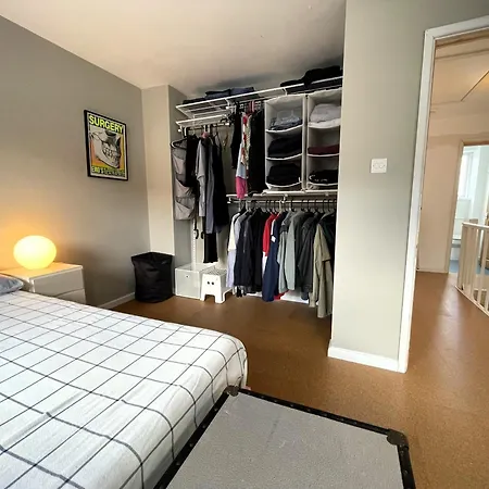 Trendy Easton Escape With Parking * Bristol