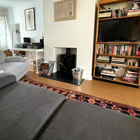 Trendy Easton Escape With Parking *