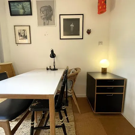 Trendy Easton Escape With Parking