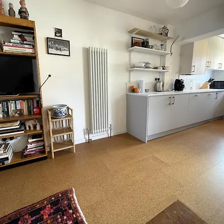 Trendy Easton Escape With Parking Holiday home Bristol