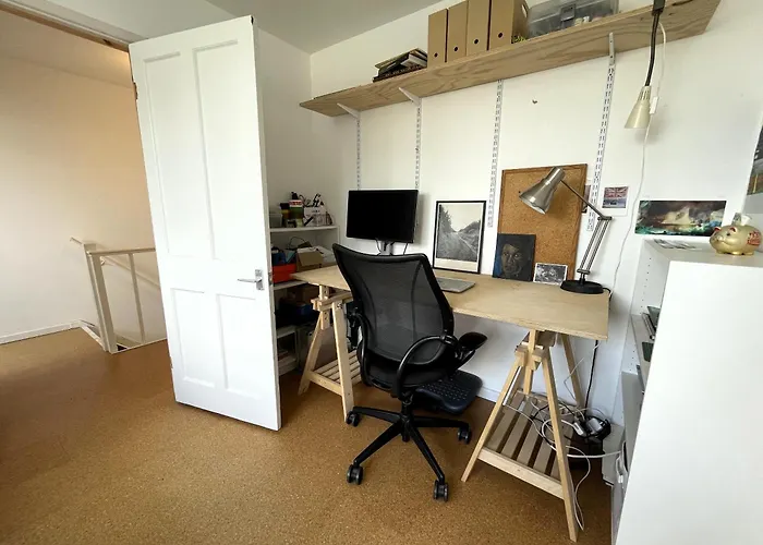 Feriehus Trendy Easton Escape With Parking *