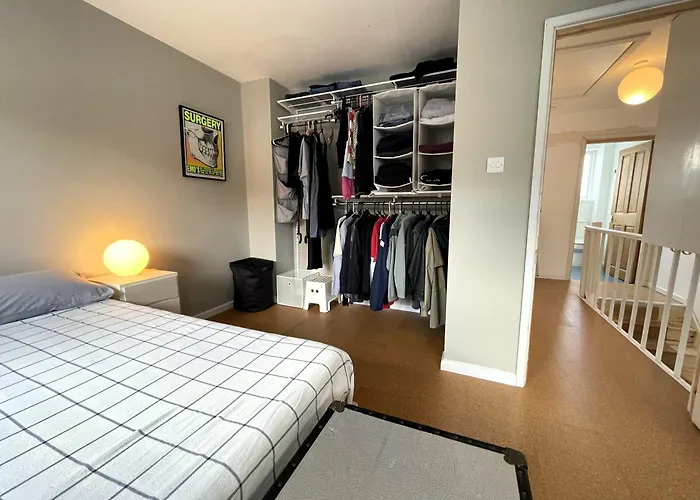 Trendy Easton Escape With Parking * Bristol