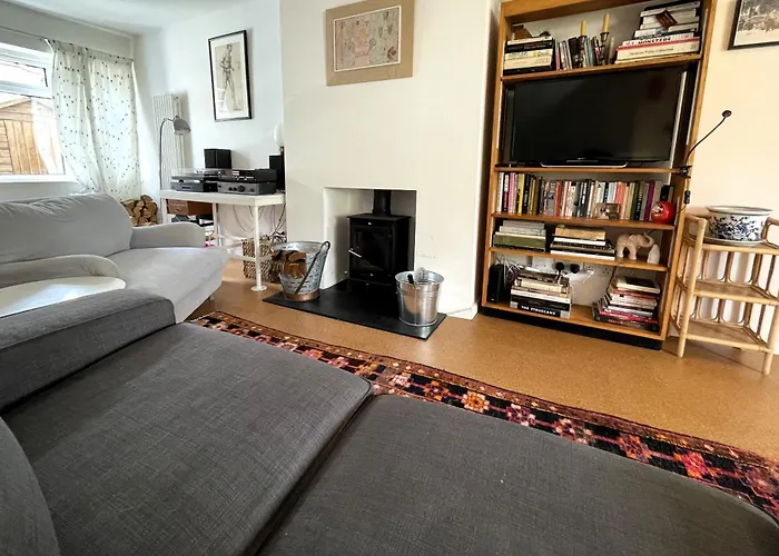 Trendy Easton Escape With Parking *