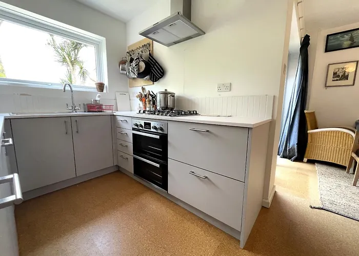 Trendy Easton Escape With Parking *